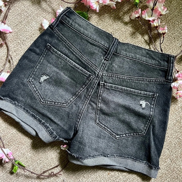 SO Charcoal High Rise Distressed Denim Mom Jean Short - 0/24 - Picture 2 of 2